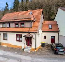 Charmante Doppelhaushälfte mit Potenzial - Wohnen mit Charakter und Gartenidylle - Suhl