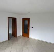 Top-sanierte 2-Zimmer-Dachwohnung mit Balkon & Tiefgarage - Ideal für Berufstätige in Gunzenhausen
