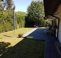 Freistehendes Haus mit zwei Garagen, voll ausgebautem OG sowie einem großen Hobbyraum im UG. Auch für Großfamilie oder als Generationenhaus nutzbar. - Oberstenfeld