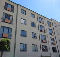 Wohnen mit Balkon am Stadtpark! 3-Raumwohnung im 1.OG! Garage! Stellplatz! - Limbach-Oberfrohna