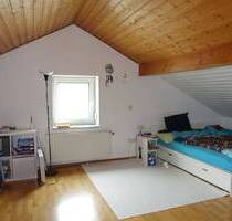 40 m² ZUHAUSE: 1-Zimmer Dachgeschoss-Wohnung im Nord-Westen Kraiburgs