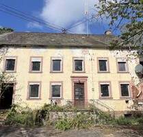**Historisches Herrenhaus mit vielseitigen Nutzungsmöglichkeiten** - Hütterscheid