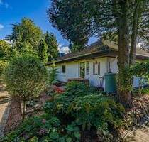 Hochwertiges Wohnen auf einer Ebene - Bungalow mit Wohlfühlgarten in ruhiger Sackgassenlage - Brokstedt