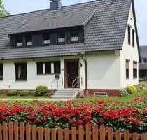 Sehr gepflegtes Zweifamilienhaus mit liebevoll angelegtem Garten zu verkaufen - Rotenburg Mulmshorn