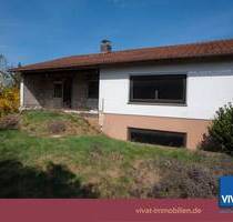 Großer Bungalow in sehr guter Wohnlage - bereits entkernt für Ihren Ausbautraum. Provisionsfrei. - Bad Nauheim Schwalheim