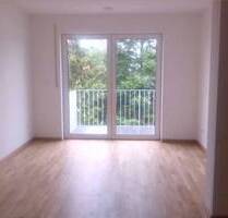 Hell, modern, bei Top-Infrastruktur: 2-Zi-Whg. mit Abstellraum, Balkon, Lift, TG-Stellplatz, etc.! - Burglengenfeld