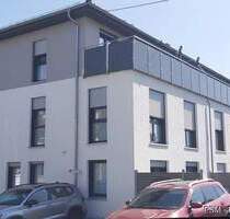 *Gehobenes und modernes Niedrigenergie Reiheneckhaus mit Terrasse und Garten in bevorzugter Lage* - Flörsheim / Weilbach