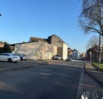 Teilweise renoviertes Wohn-, Geschäftshaus mit Stellplätzen und Garage - Mönchengladbach Wickrathhahn