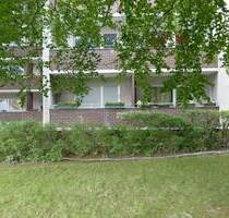 Möblierte 2 Zi.-Whg. mit Balkon und Pkw-Stellplatz - Berlin Buckow