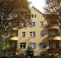 vermietete Altbauwohnung mit Balkon - Berlin Lichterfelde