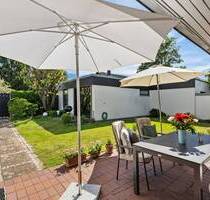 Privatsphäre für Ihre Familie! Gepflegter Winkelbungalow mit Nebengebäude (ELW) in KA, NW-Stadt - Karlsruhe Nordweststadt - Alter Flugplatz