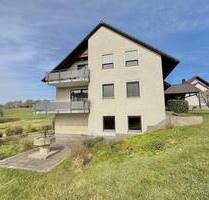 Großzügig geschnittenes Zweifamilienhaus in ruhiger Lage - Flossenbürg