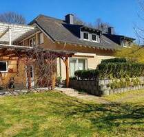 Attraktiv aufgeteiltes Einfamilienhaus mit sep. Wohnung! Ca. 30 Min. Hennef! - Altenkirchen