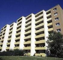 1 12-Zimmer-Wohnung mit großer sonniger Loggia in Norderstedt
