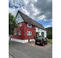 EFH mit eingetragenem Wohnrecht und schönem Garten der auch als Bauplatz genutzt werden kann in Frohnhausen gelegen - Dillenburg