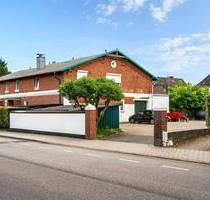 Mehrfamilienhaus mit Gewerbe und großem Grundstück - eine Rarität mit Geschichte - Hamburg Jenfeld