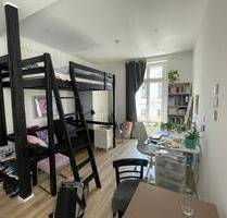 KLEIN + FEIN IM STILALTBAU: teilmöbliertes Apartment in Bonn-Zentrum