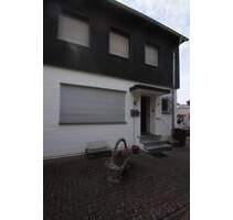 Renovierungsbedürftiges EFH in ruhiger Lage von MG-Bettrath - Mönchengladbach