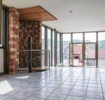 Individuelle und ansprechende Architektur garantiert! -1-Zi. EG-Whg. in Gemünden am MainWernfeld- - Gemünden am Main / Wernfeld