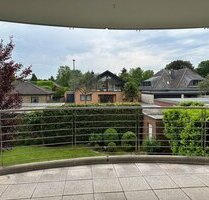 Köln-Müngersdorf: Top gepflegte, helle 4-Zimmer-Wohnung mit 2 Badezimmern und großem Balkon