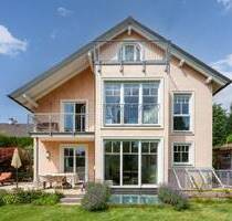 AIGNER - Mediterranes Wohnen mit Seeblick - Villenhälfte in Tutzing
