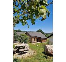 Fränkische Schweiz. Feriendorf Obernsees. Gemütlicher Bungalow gleich neben der Therme. Einziehen können Sie sofort. - Mistelgau