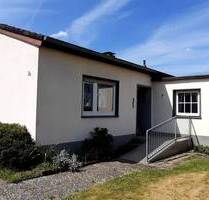 Ärmel hochkrempeln und loslegen! Sanierungsbedürftiger Bungalow in ruh. Lage Jöllenbeck auf Erbpachtgrundstück mit günstigem Erbbauzins zu verkaufen! - Bielefeld