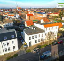 Komplett saniertes 3-Parteien-Haus in Top-Lage in Burg zu verkaufen.