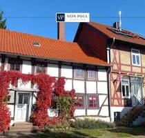 Liebevoll restaurierte Hofstelle mit zwei Fachwerkhäusern und gepflegtem Gartenerschl. Bauplatz - Denkte / Groß Denkte