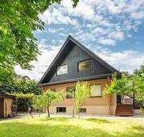 Charmantes Einfamilienhaus mit Baugrundstück in Hermsdorf, Berlin - Naturnahes Stadtleben!