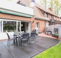 Gepflegtes Reiheneckhaus in Oberhausen-Bermensfeld mit Dachterrasse und Garten sowie Carport