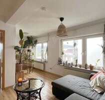 Charmante 3 Zimmer Wohnung mit Einbauküche und Balkon mit Fernblick - Melsbach