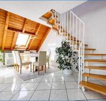 Bezugsfreie und herrliche 3,5 Zi.-Dachgeschoss-Maisonettewohnung mit Balkon und Tiefgarage! - Radolfzell am Bodensee