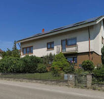 Solides Einfamilienhaus mit ELW - Niefern-Öschelbronn / Niefern