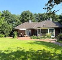 Idylle pur! Schicker Bungalow auf parkartigem Grundstück - Fuhlendorf