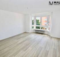 Frisch renovierte 3,5-Zimmer-Wohnung mit zwei Südbalkonen & Tiefgaragenstellplatz in zentraler Lage - Waldkirch Kollnau