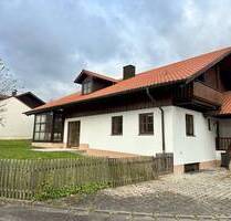 Großzügiges Einfamilienhaus mit Wintergarten, zwei Terrassen und großem Garten! - Mallersdorf-Pfaffenberg