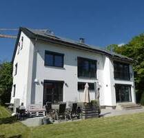Energieeffizientes Zweifamilienhaus am Südhang von Dinkelsbühl