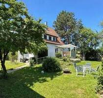 Freestanding single family house with very big yard in Musberg! Freistehendes EFH in Musberg mit sehr gr. Garten zu vermieten. - Leinfelden Echterdingen