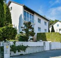 Zweifamilienhaus in Traumlage mit Blick über Schwandorf! Großzügig, idyllisch und ruhig gelegen!