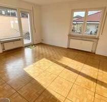 Schöne 3 ZW + Esszimmer mit 35 m² großer Terrasse in ruhiger Lage - Frankfurt am Main Sossenheim