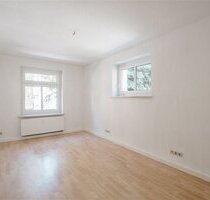 Altbauwohnung mit großer Küche, Tageslichtbad und eigenem Hausgarten - Chemnitz Kappel
