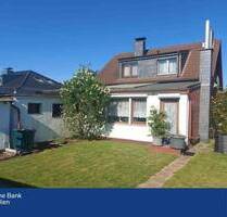 Wohn(t)raum für Ihre Familie in Nörvenich: Freistehendes Haus mit div. Nutzanbauten, großer Garten