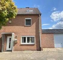 Saniertes, bezugsfreies Einfamilienhaus mit Garage in bester Lage von Eschweiler-Dürwiß