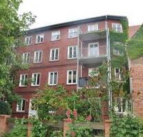 große 2 Zimmerwohnung, mit Balkon in der Stralsunder Altstadt 2.OG