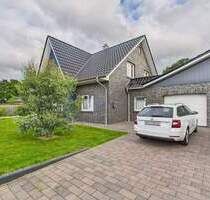 Großzügiges Einfamilienhaus mit Garage, Carport & Garten in ruhiger Lage von Herzlake