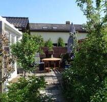 Moderne Zwei-Zimmer-Wohnung in Bornstedt, nähe Krongut mit EBK, Wintergarten Stellplatz und Terrasse - Potsdam