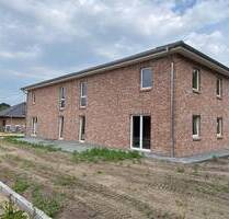 Erstbezug ab 01.10.2025 - Neubau Doppelhaushälfte in ruhiger Lage von Struvenhütten