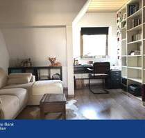 2 Wohnungen im Dachgeschoss ca. 100qm mit ausgebautem Spitzboden ca.51 qm - Düsseldorf Oberbilk