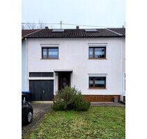 RESERVIERT! DILLINGEN-DIEFFLEN - ZENTRUMSNAHE LAGE - EINFAMILIENHAUS MIT VIEL PLATZ UND VIER SCHLAFZIMMER, TERRASSE, KLEINER GARTEN UND GARAGE - Dillingen/Saar